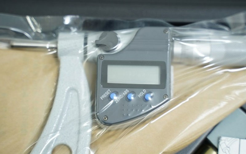 Panme điện tử đo ngoài Mitutoyo 293-253-30 (175-200mm/0.001mm)