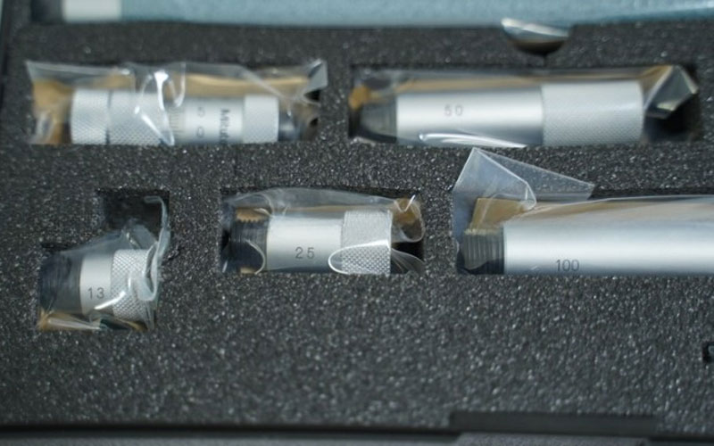 Panme đo trong dạng ống nối Mitutoyo 137-203 (50-500mm x 0.01)