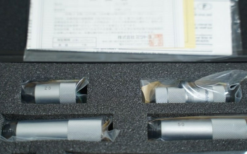 Panme đo trong dạng ống nối Mitutoyo 137-202 (50-300mm x 0.01)