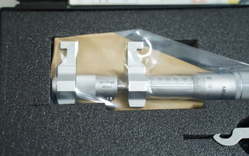 Panme đo trong Mitutoyo 145-187 (50-75mm x 0.01)