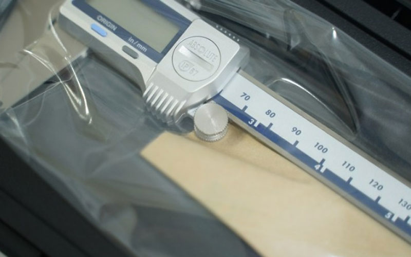 Thước cặp điện tử Mitutoyo 500-753-20 (8″/200mm)