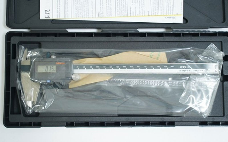 Thước cặp điện tử 0-200mm/0.01mm Pin Solar Mitutoyo 500-775