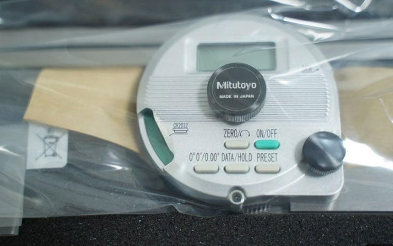 Thước đo góc vạn năng điện tử 300mm Mitutoyo 187-502