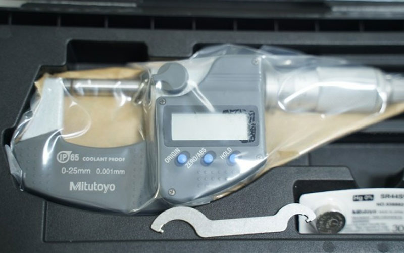 Thước panme đo ngoài điện tử Mitutoyo 293-240-30 (0-25mm)