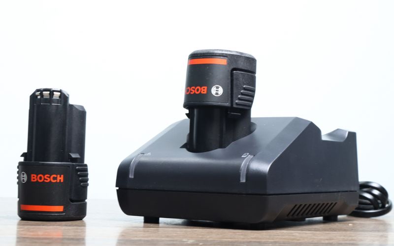 Bộ 2 Pin 2.0Ah và Sạc nhanh GAL 12V-40