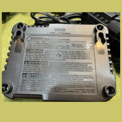 Bộ sạc pin 10.8-18V Dewalt DCB1104-B1