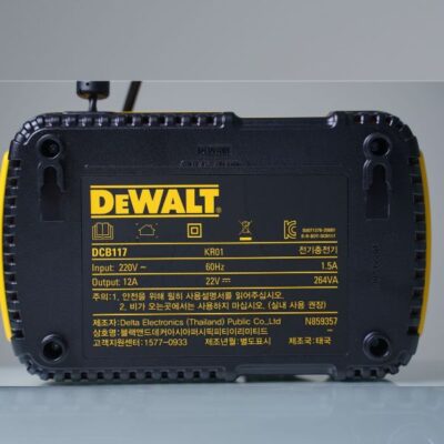 Đế sạc nhanh 12A Dewalt DCB117-KR (18-60V)