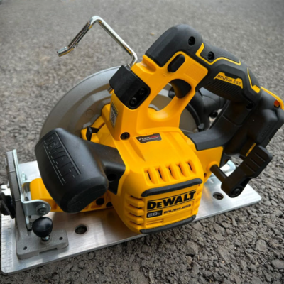 Máy cưa cầm tay dùng pin FlexVolt 20V/60V Dewalt DCS573P2