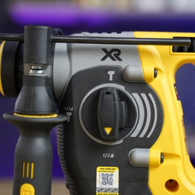 Máy khoan cầm tay 20V Dewalt DCH273B