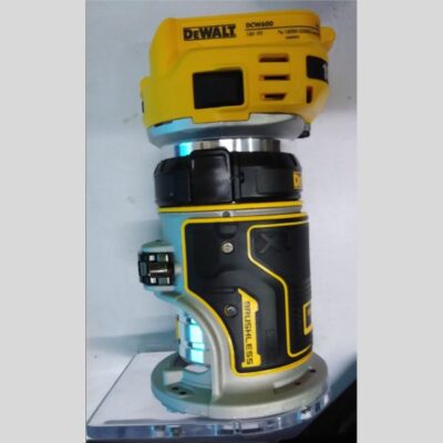 Máy phay cầm tay 18V Dewalt DCW600D2