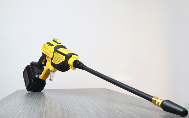 Máy rửa xe cầm tay dùng Pin 20V Max Dewalt DCPW550B