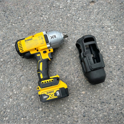 Máy siết bu lông dùng pin 20V Dewalt DCF900M2