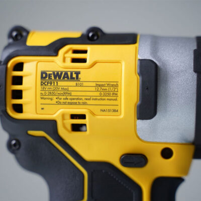Máy siết bu lông dùng Pin 20V Max Dewalt DCF911M2