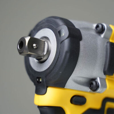 Máy siết bu lông dùng pin 20V Max Dewalt DCF922M2