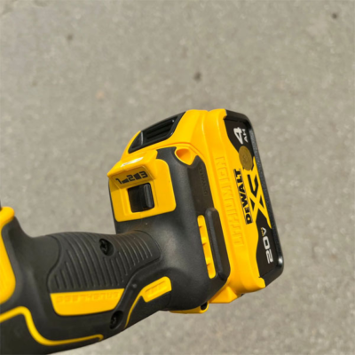 Máy siết bulong pin 18V Dewalt DCF897P2