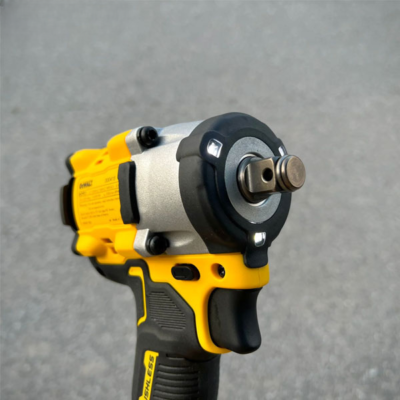 Máy bắn bu lông pin 20V Dewalt DCF921P1