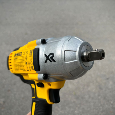 Máy siết bulong pin 18V Dewalt DCF899M2