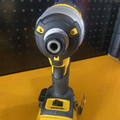 Máy vặn vít cầm tay 18V Dewalt DCF887D1