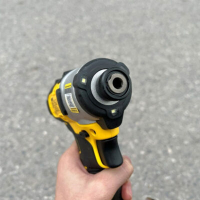 Máy vặn vít dùng pin 20V Max Dewalt DCF840P2