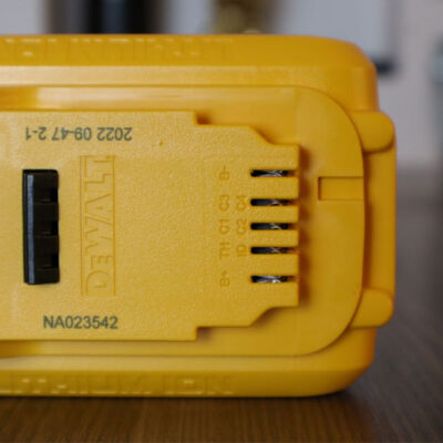 Pin li-ion 20V 4.0Ah Dewalt DCB240-B1