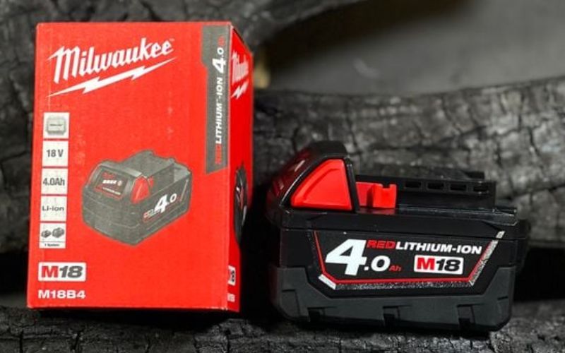 Pin Milwaukee 18V 4.0Ah M18B4