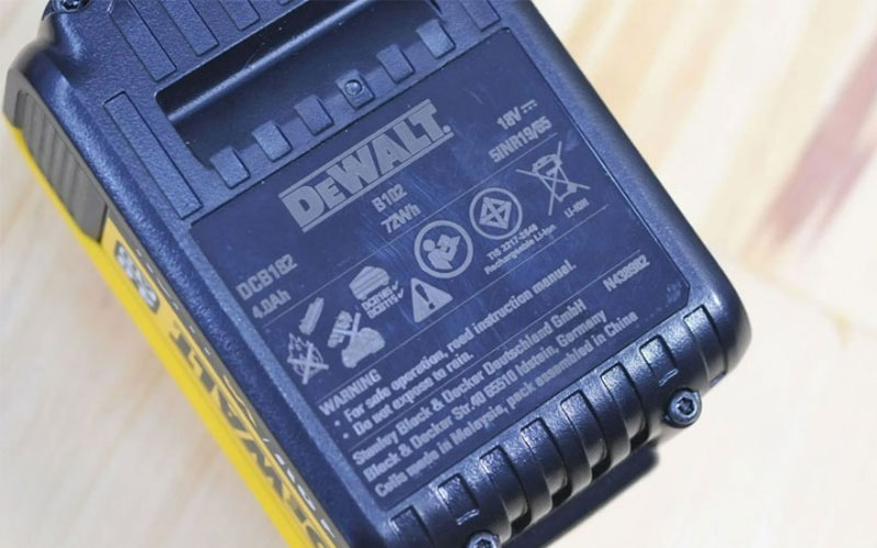 Pin sạc Dewalt DCB182-B1 4ampe 18V
