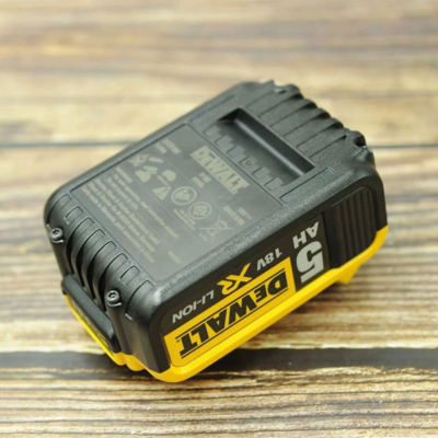 Pin sạc Dewalt DCB184-B1 5ampe 18V