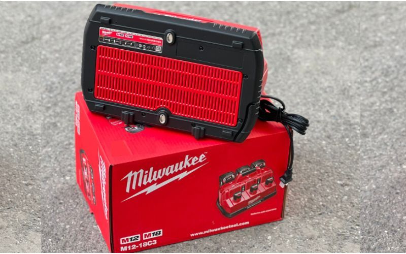 Sạc pin nhanh 12V ,18V Milwaukee M12-18C3