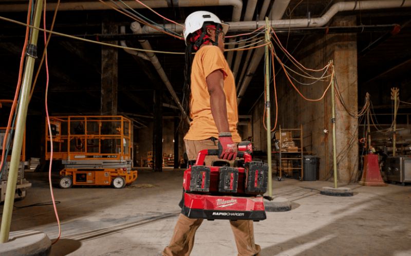 Trạm sạc nhanh 6 cổng Milwaukee M18 PC6
