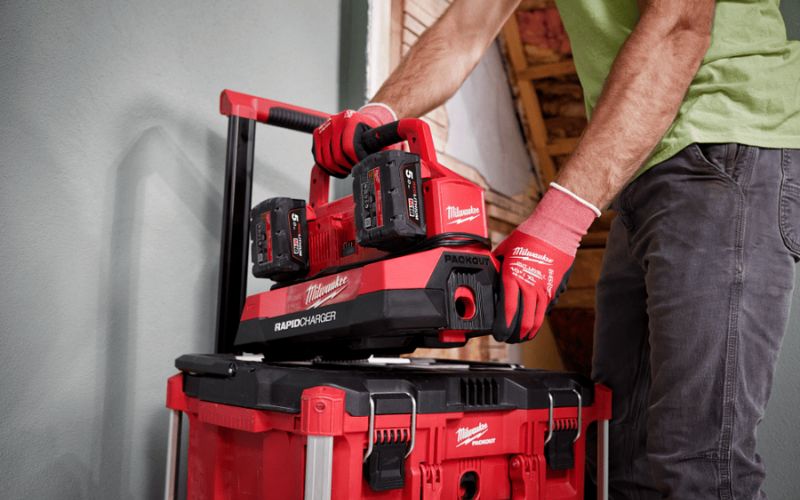 Trạm sạc nhanh 6 cổng Milwaukee M18 PC6