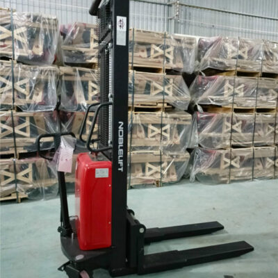 Xe nâng bán tự động Noblelift SPN1525C (1500 Kg)