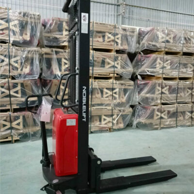 Xe nâng bán tự động Noblelift SPN1535C (1500 Kg)