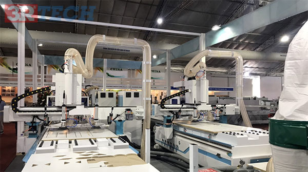 ong-hut-bui-pu-loi-dong-d300-mm-trong-nha-may