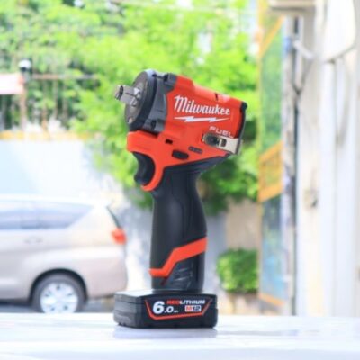 may-siet-bu-long-1-2-inch-milwaukee-m12-fiw2f12-stubby-1