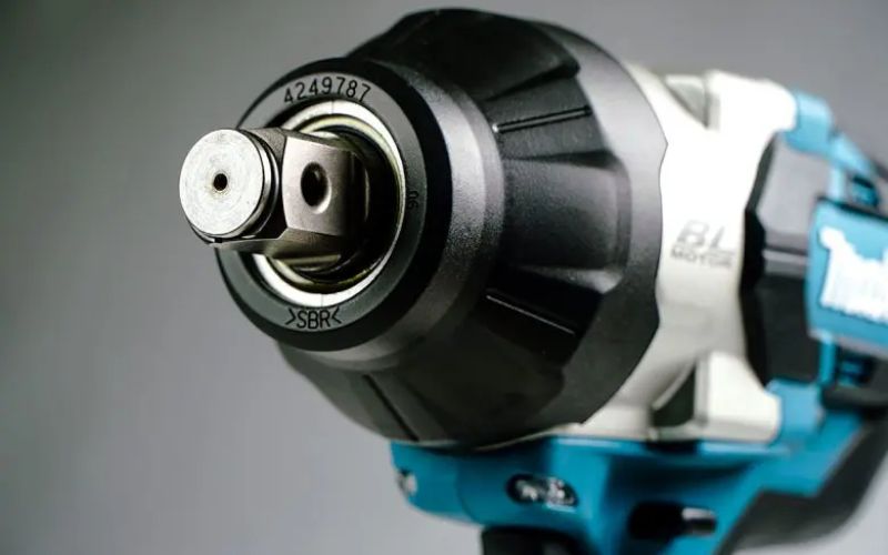 Máy siết bu lông dùng pin Makita DTW1001RTJ