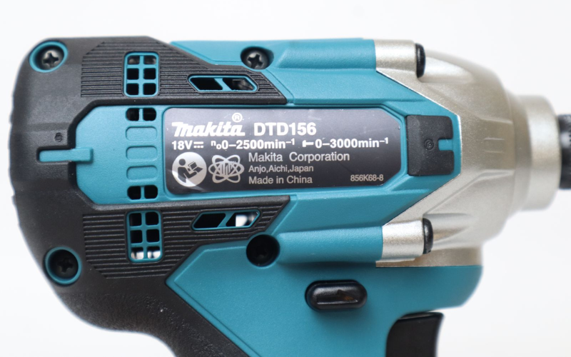 may-van-vit-dung-pin-makita-18v-dtd156rf-3