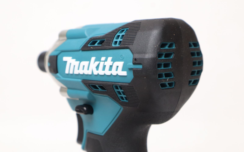 may-van-vit-dung-pin-makita-18v-dtd156rf-5