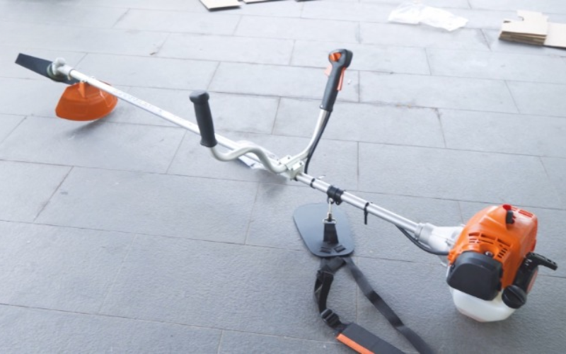 may-cat-co-dung-xang-1550w-stihl-fs230-1