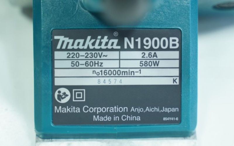 Máy bào Makita N1900B