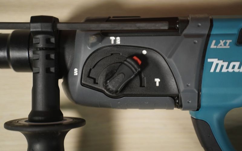Máy khoan bê tông dùng pin Makita DHR202Z 18V