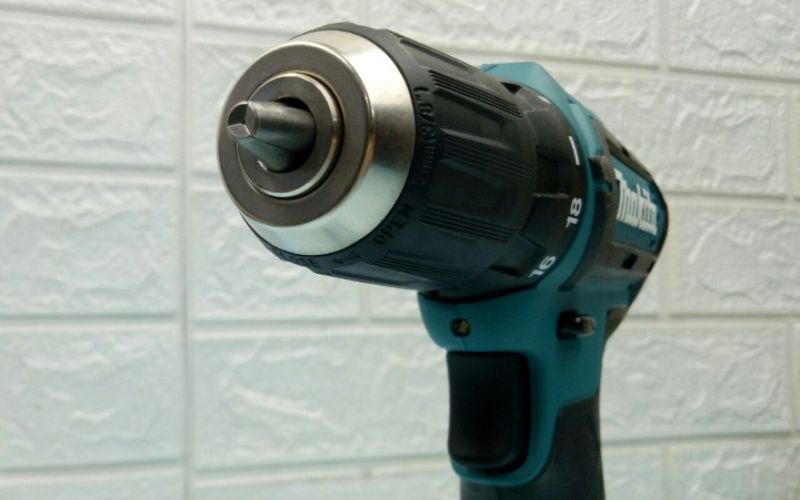 Máy khoan và vặn vít dùng pin Makita DF331DSYE 12V