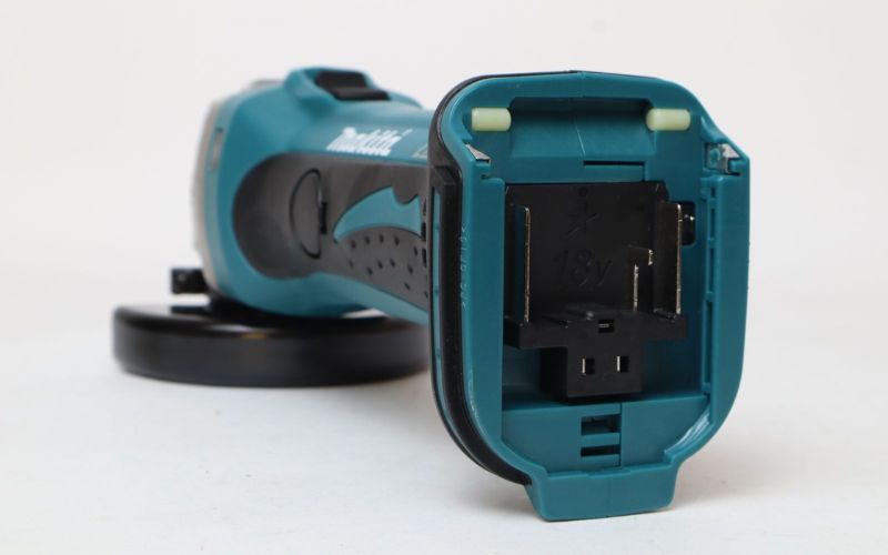 Máy mài góc dùng pin 100mm Makita DGA402Z (18V)