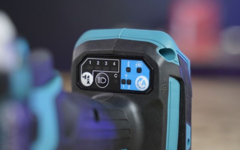 Máy vặn vít dùng pin Makita DTD171Z
