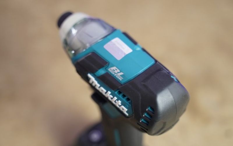Máy vặn vít dùng pin Makita TD111DZ 12V