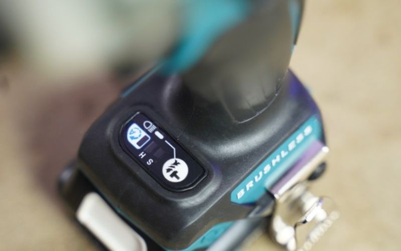 Máy vặn vít dùng pin Makita TD111DZ 12V