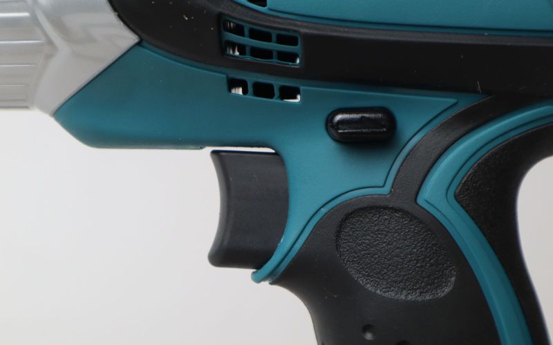 Máy vặn vít Makita TD0101F