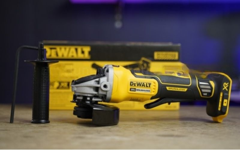 Máy mài dùng pin 20V Dewalt DCG413B