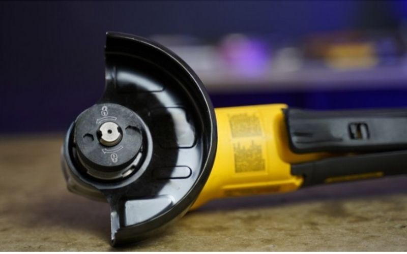 Máy mài dùng pin 20V Dewalt DCG413B
