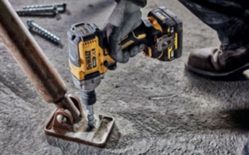 Máy vặn bulong dùng pin 20V Max Dewalt DCF891P1-B1