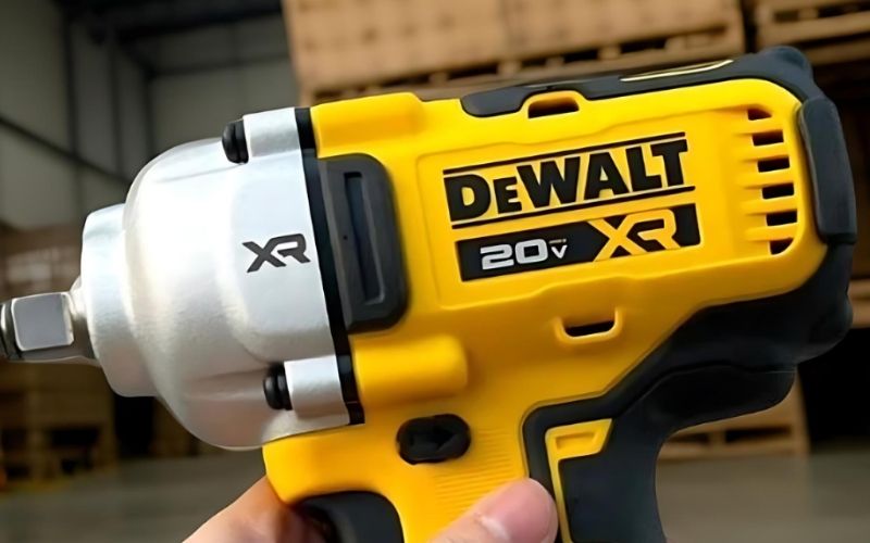 Máy vặn bulong dùng pin 20V Max Dewalt DCF891P1-B1